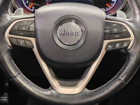Used 2015 Jeep Grand Cherokee Overland w/ Advanced Technology Group AWD/4WD image 5