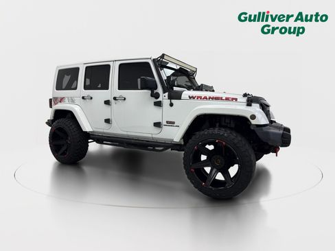 Used 2016 Jeep Wrangler Unlimited Sahara AWD/4WD image 12