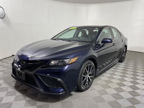 Certified 2021 Toyota Camry SE w/ Cold Weather Package FWD image 3