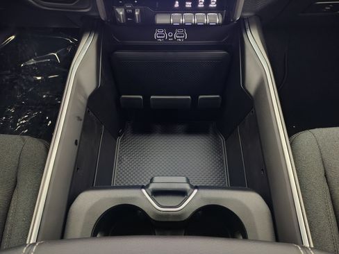 New 2026 RAM 2500 Big Horn AWD/4WD image 28