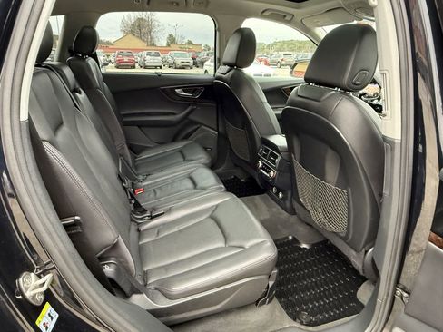 Used 2018 Audi Q7 3.0T Prestige w/ Prestige Package image 29