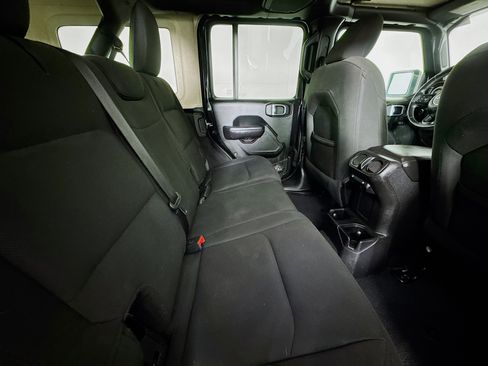 Used 2019 Jeep Wrangler Unlimited Sport S image 26