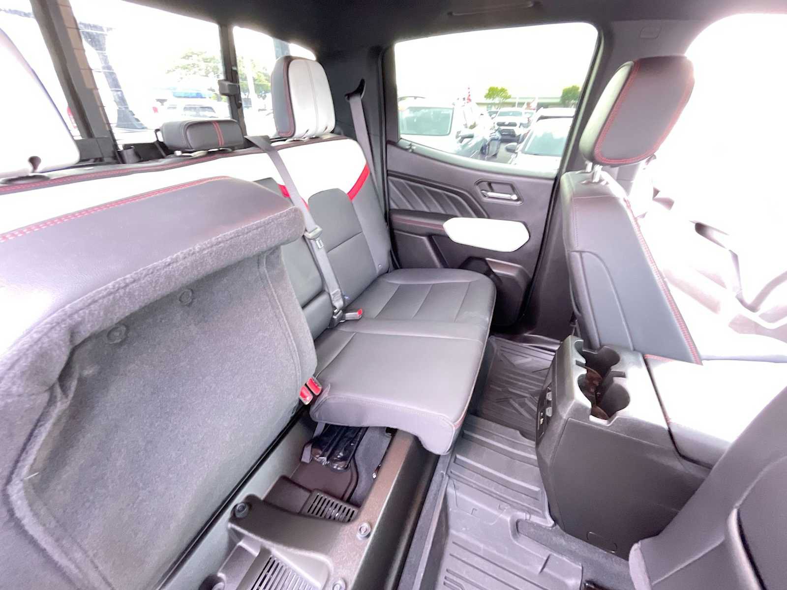 Used 2024 GMC Canyon AT4X w/ AT4X AEV Edition AWD/4WD image 24