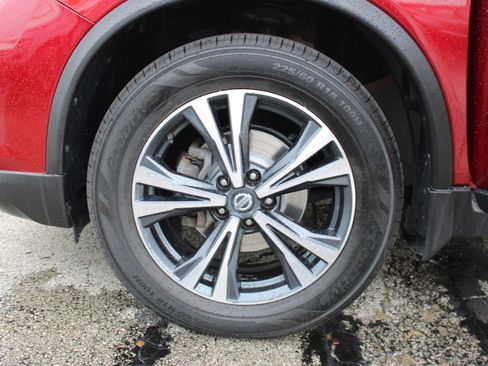 Used 2019 Nissan Rogue SV w/ Sun & Sound Touring Package AWD/4WD image 37