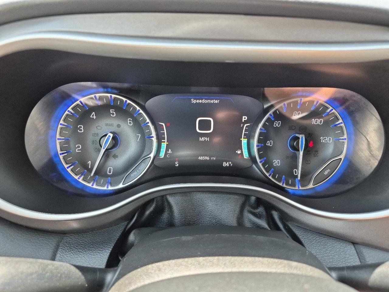 Used 2023 Chrysler Pacifica Touring-L FWD image 21