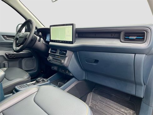 Used 2025 Ford Maverick Lobo image 28
