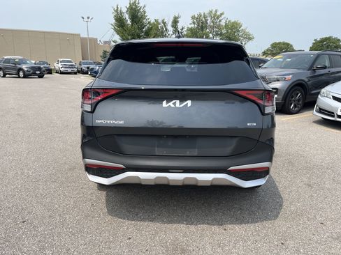 Used 2023 Kia Sportage LX AWD/4WD image 10