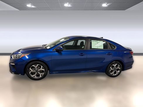 Used 2019 Kia Forte LXS image 2