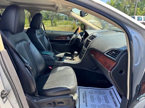 Used 2011 Lincoln MKX AWD w/ 102A Rapid Spec Order Code image 18