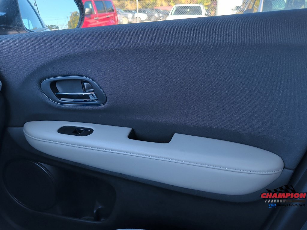 Used 2019 Honda HR-V LX image 18