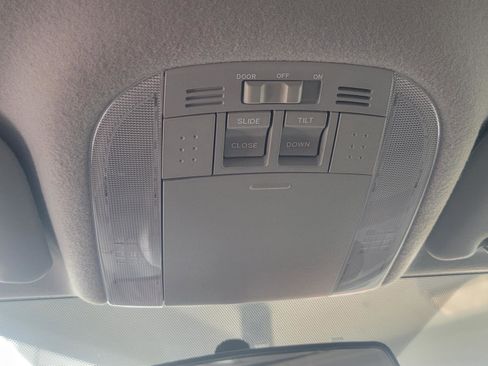 Used 2012 Toyota Corolla LE w/ Premium Pkg FWD image 32
