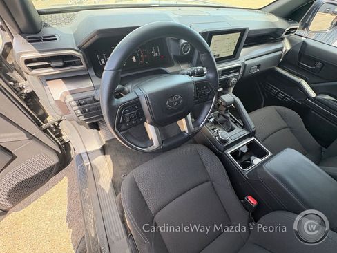 Used 2025 Toyota 4Runner SR5 AWD/4WD image 14