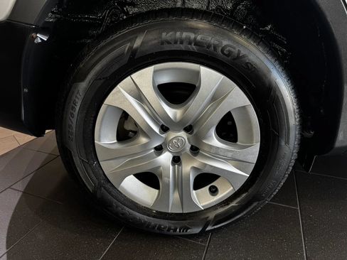 Used 2015 Toyota RAV4 LE FWD image 31