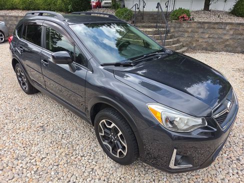 Used 2016 Subaru Crosstrek 2.0i Premium AWD/4WD image 9