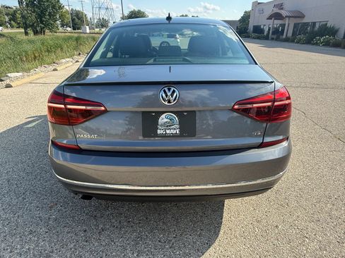 Used 2019 Volkswagen Passat 2.0T Wolfsburg FWD image 4