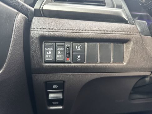 Used 2021 Honda Odyssey EX image 17