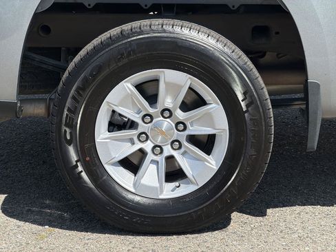 Used 2025 Chevrolet Silverado 1500 LT AWD/4WD image 32