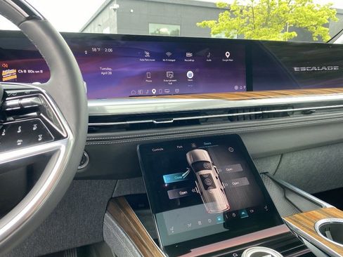 Used 2026 Cadillac Escalade Platinum Sport AWD/4WD image 29