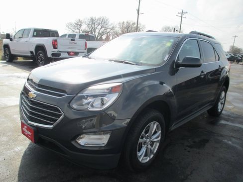 Used 2017 Chevrolet Equinox LT w/ Convenience Package image 9