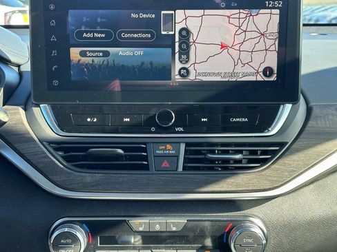 New 2025 Nissan Altima 2.5 SL image 8