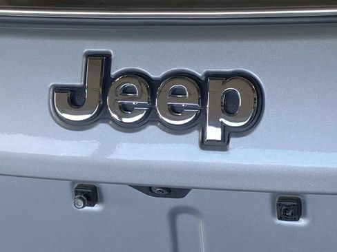 Used 2024 Jeep Compass Latitude AWD/4WD image 12