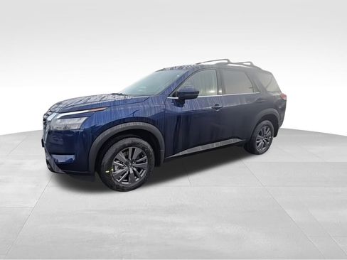New 2025 Nissan Pathfinder SV image 4