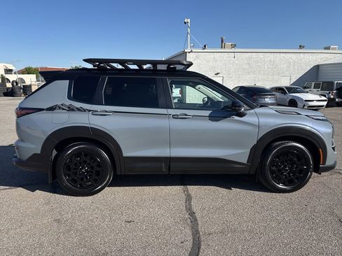 New 2026 Mitsubishi Outlander AWD image 9