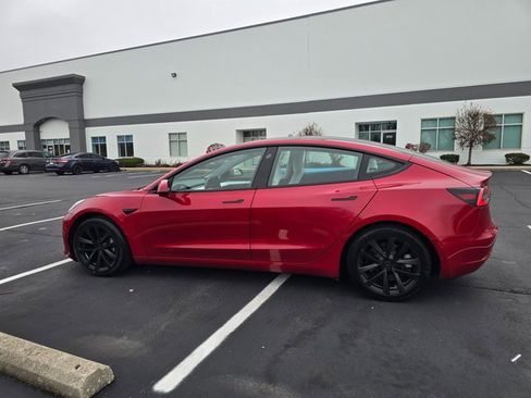 Used 2021 Tesla Model 3 Standard Range Plus image 10