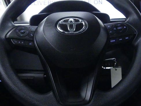 Used 2025 Toyota Corolla LE image 14