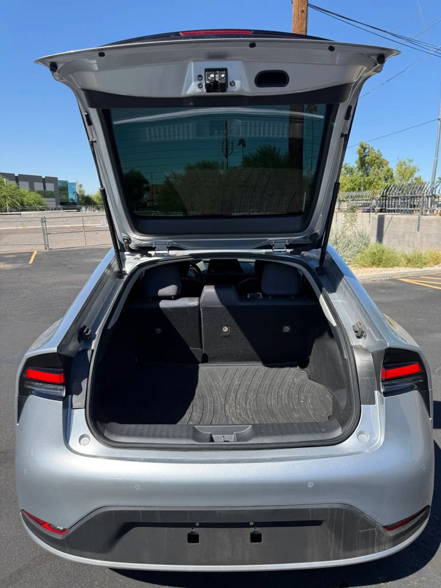Used 2024 Toyota Prius LE FWD image 21