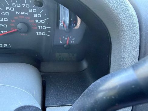 Used 2006 Ford F150 XLT RWD image 12