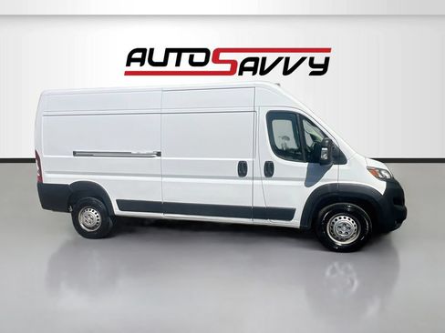 Used 2024 RAM ProMaster 2500 w/ Convenience Group FWD image 8