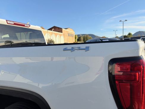 Used 2024 GMC Sierra 1500 SLT image 45