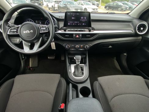 Used 2022 Kia Forte LXS FWD image 18