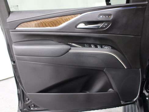 Certified 2023 Cadillac Escalade Sport Platinum w/ LPO, ONYX Package AWD/4WD image 6