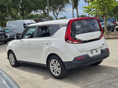 Used 2022 Kia Soul LX FWD image 7