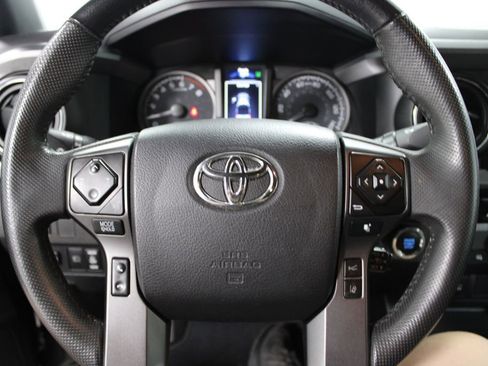 Used 2021 Toyota Tacoma TRD Off-Road AWD/4WD image 33