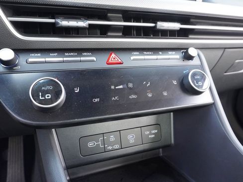 Used 2025 Hyundai Sonata SEL FWD image 16