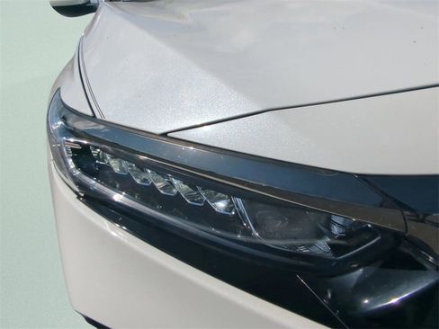 Used 2018 Honda Accord Sport image 10