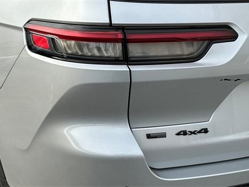 Used 2021 Jeep Grand Cherokee L Altitude image 7