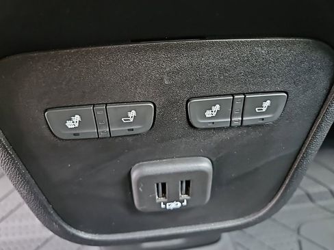 Used 2020 Chevrolet Equinox Premier image 26