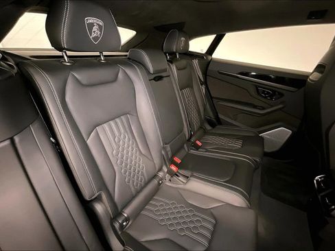 Used 2025 Lamborghini Urus SE image 32