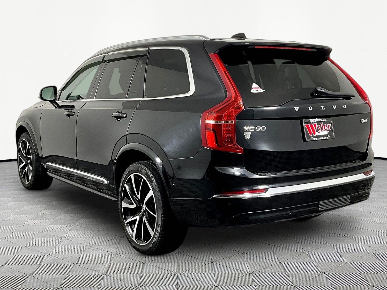 Used 2023 Volvo XC90 B6 Plus w/ Protection Package AWD/4WD image 4