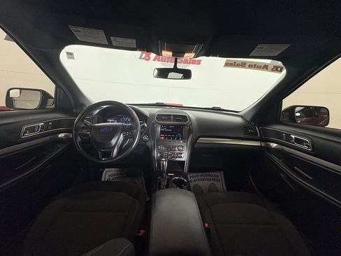 Used 2018 Ford Explorer XLT w/ Equipment Group 201A image 34