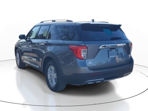 Used 2024 Ford Explorer XLT w/ Equipment Group 202A image 4