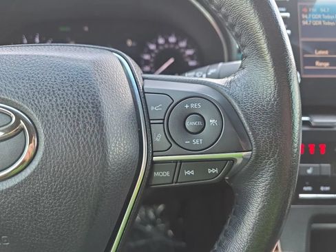 Used 2019 Toyota Avalon XLE FWD image 18