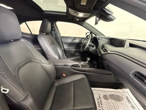 Used 2019 Lexus UX 250h AWD/4WD image 36