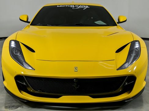 Used 2019 Ferrari 812 Superfast RWD image 5