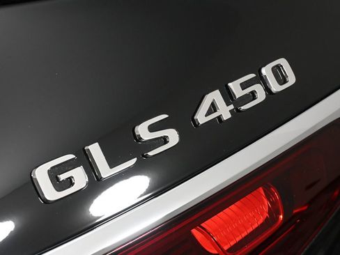 New 2026 Mercedes-Benz GLS 450 4MATIC image 28