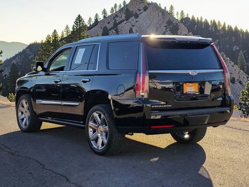 Used 2019 Cadillac Escalade Premium Luxury image 5